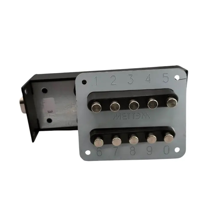 Кодовий замок на хвіртку